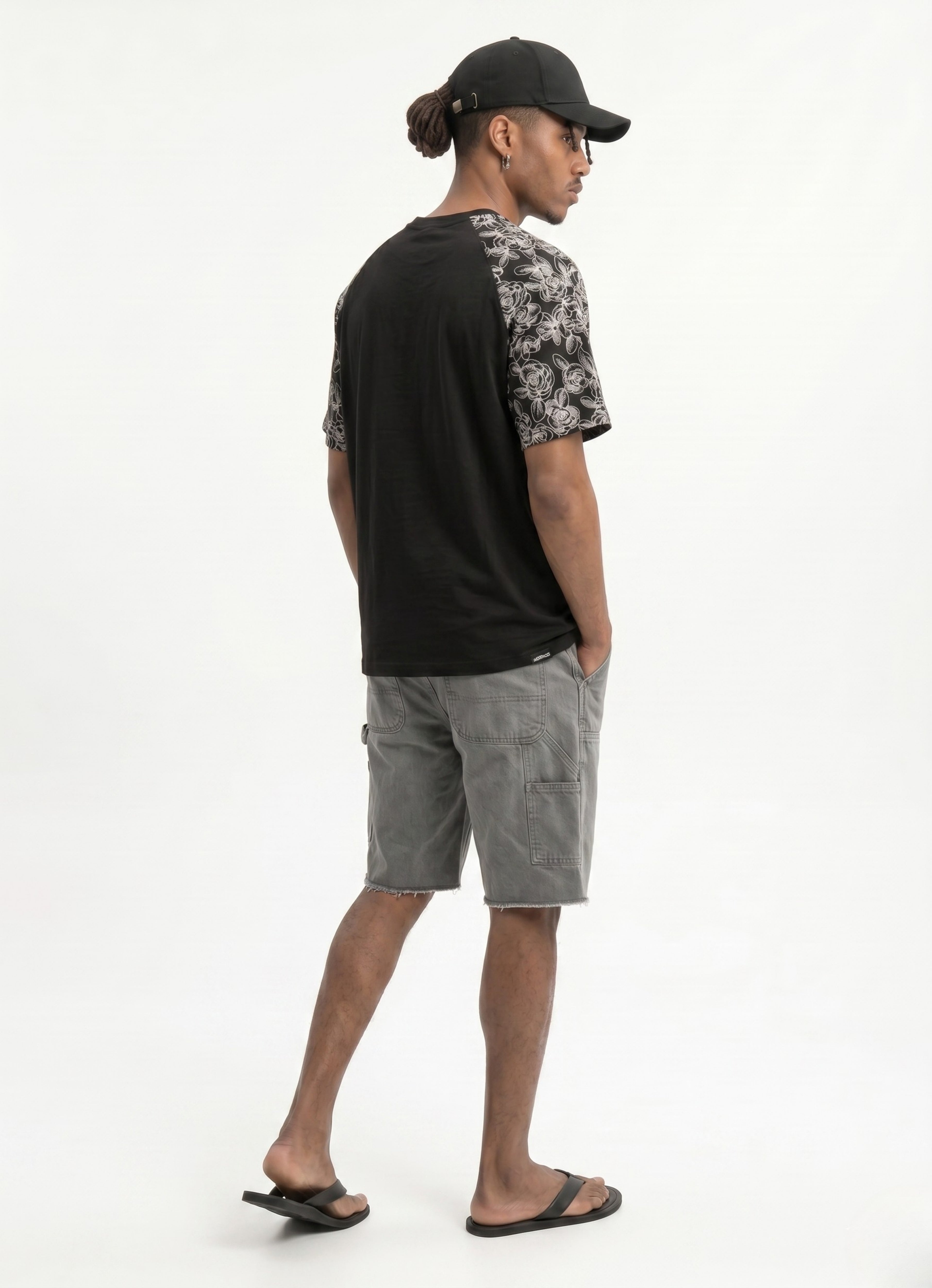 Black Brode Detaylı Reglan T-shirt