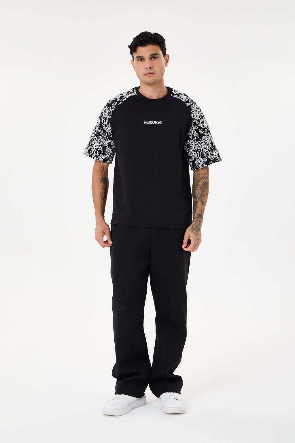 Black Brode Detaylı Reglan T-shirt