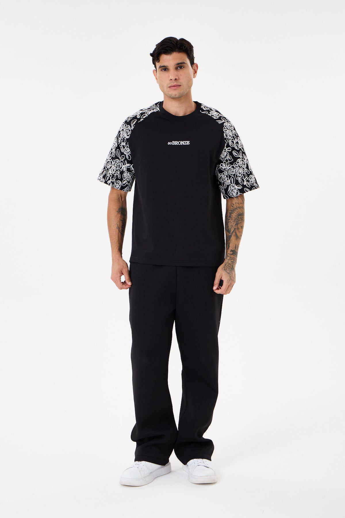 Black Brode Detaylı Reglan T-shirt