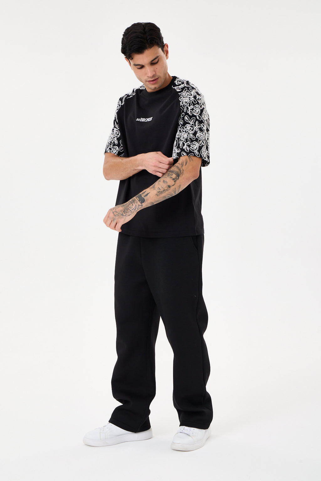 Black Brode Detaylı Reglan T-shirt