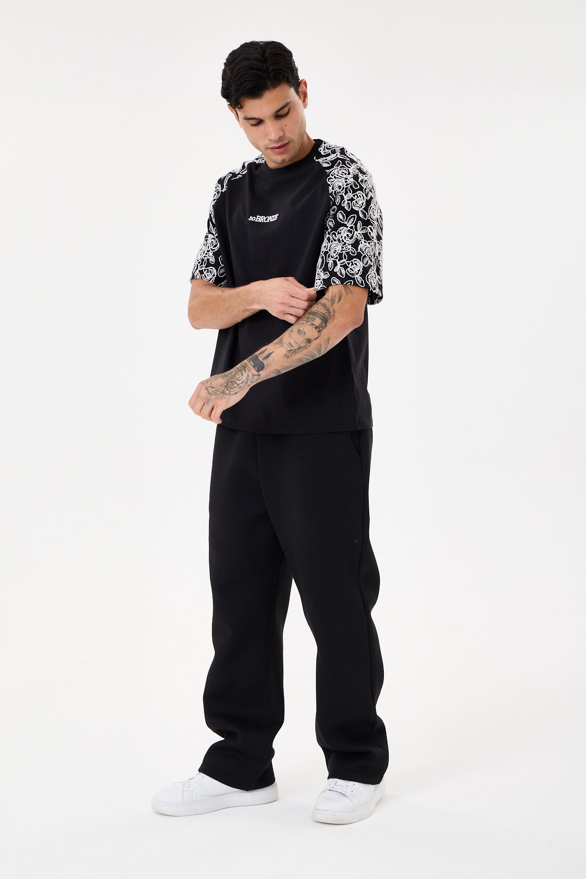Black Brode Detaylı Reglan T-shirt