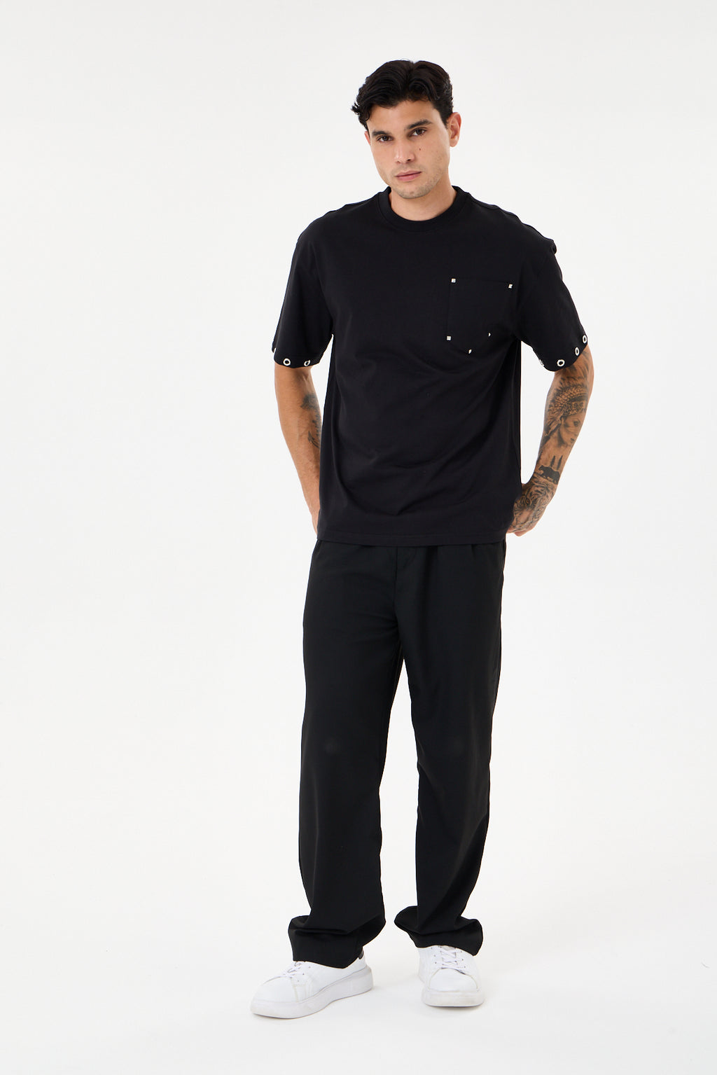 Black Kollar Kuş Gözü Detaylı Comfort T-shirt