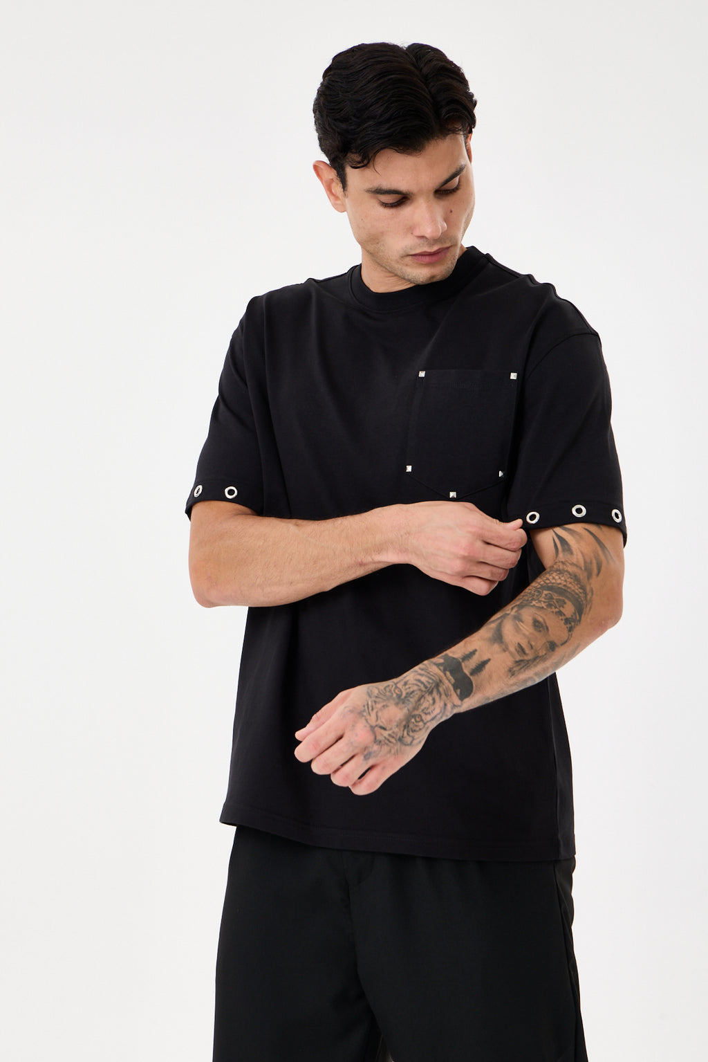 Black Kollar Kuş Gözü Detaylı Comfort T-shirt