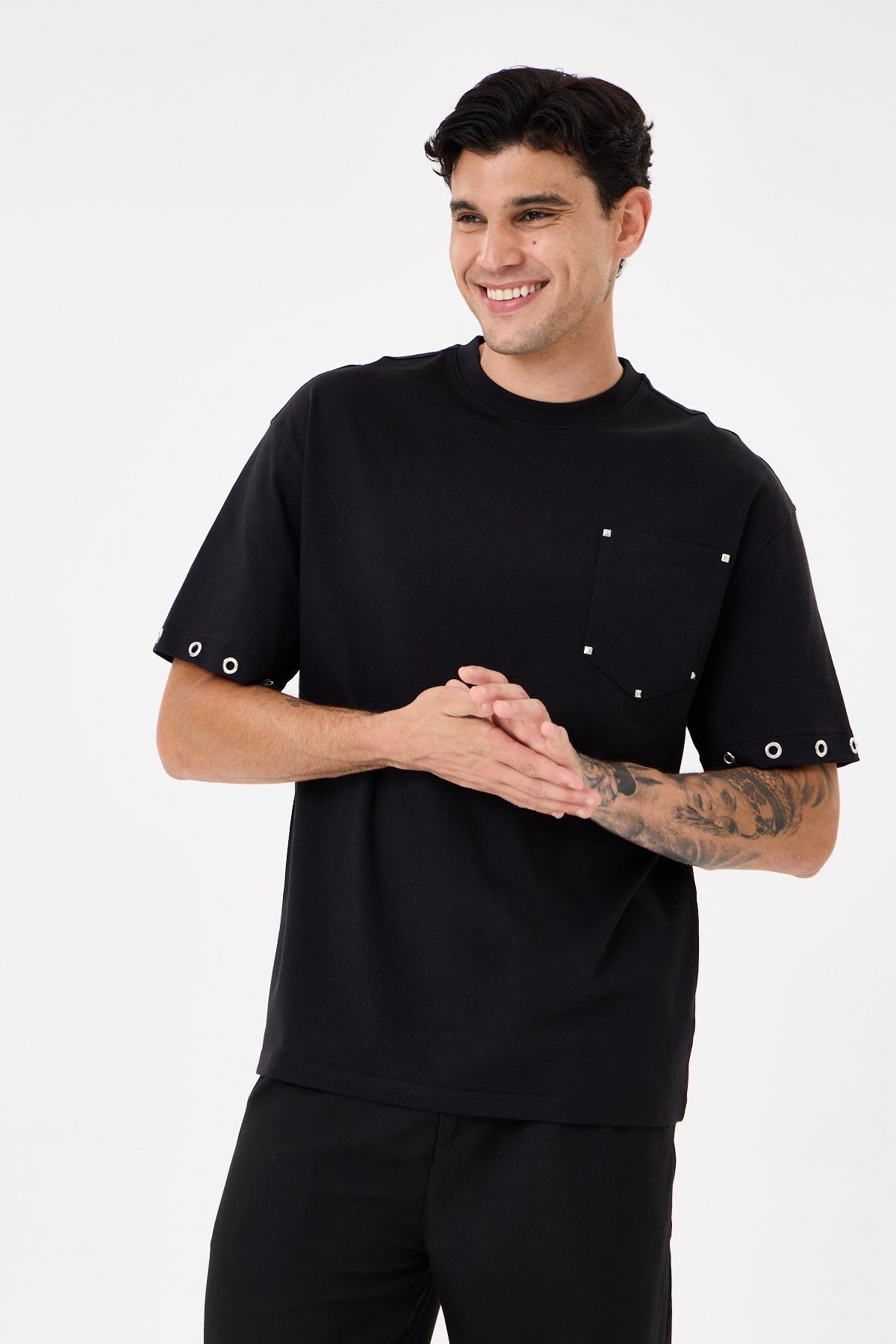 Black Kollar Kuş Gözü Detaylı Comfort T-shirt