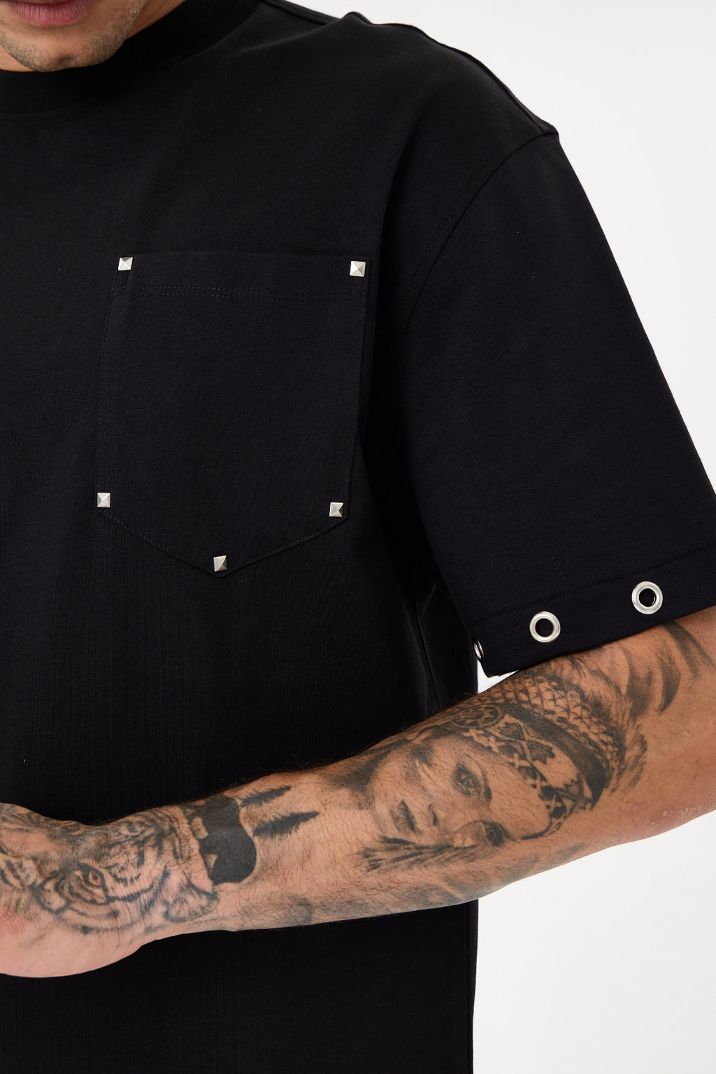 Black Kollar Kuş Gözü Detaylı Comfort T-shirt