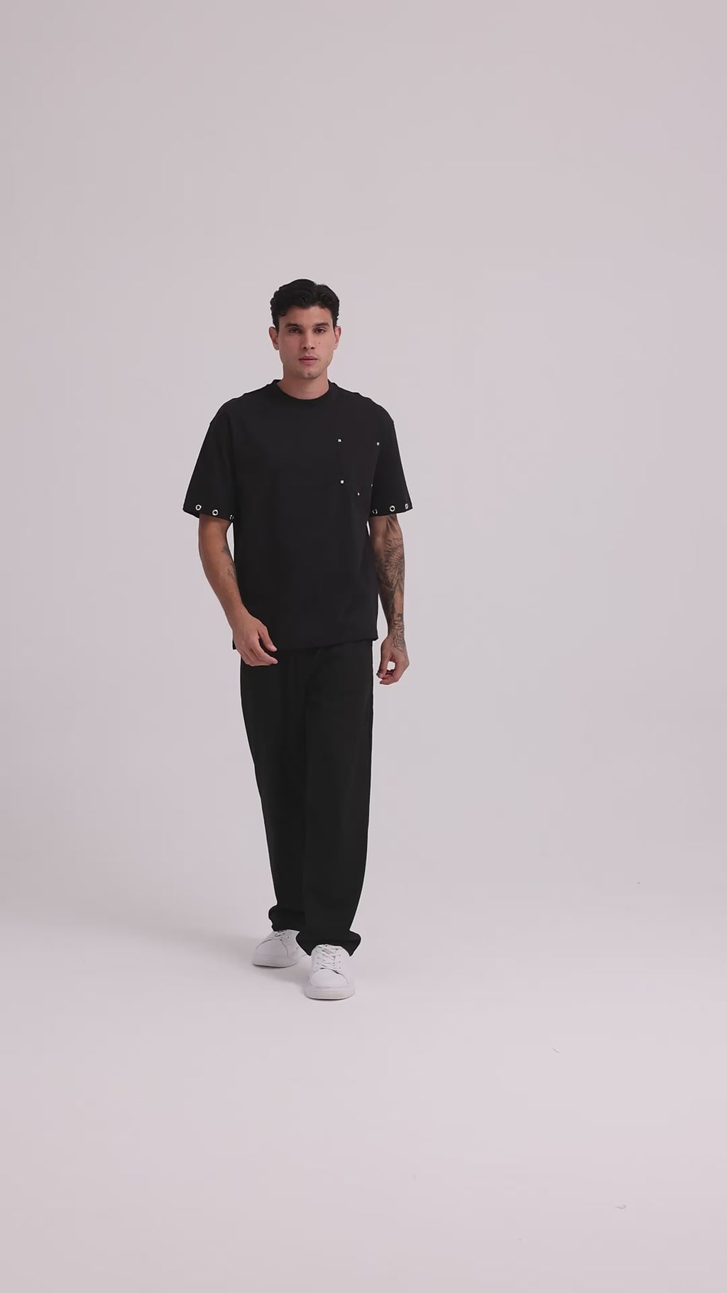Black Kollar Kuş Gözü Detaylı Comfort T-shirt